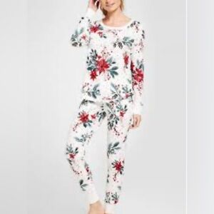 Gillian & O’Malley Christmas Thermal Pajama Set, Size Medium